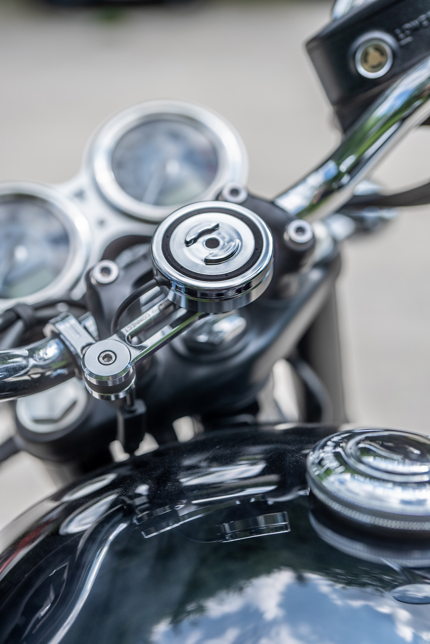 SP Connect Anti Vibration Charging Module SPC+ Chrome - Image 3