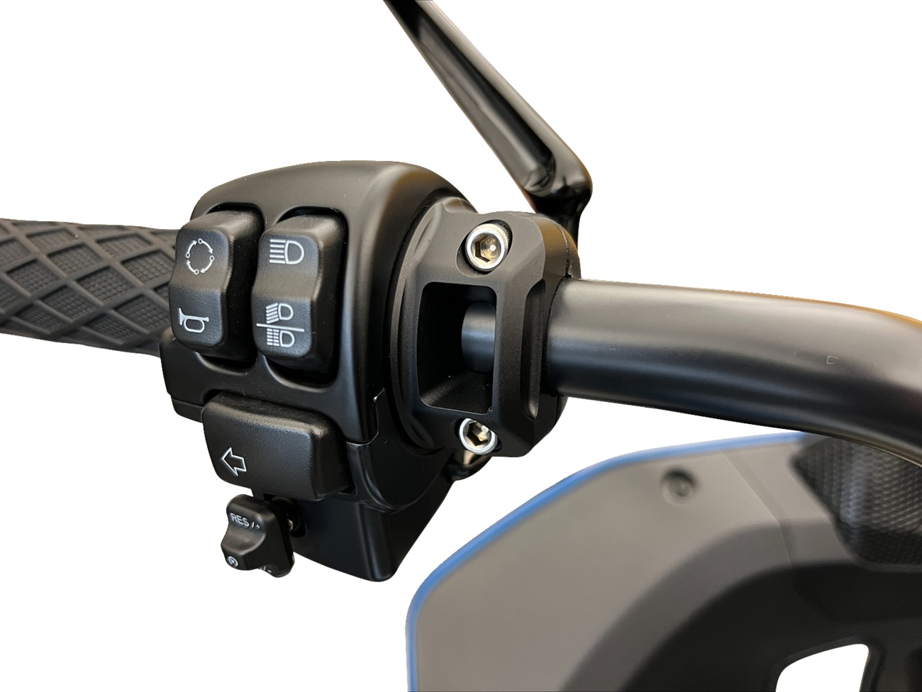 Kodlin USA Perch Clamps Brake/Clutch Black Harley Softail Pair - Image 3