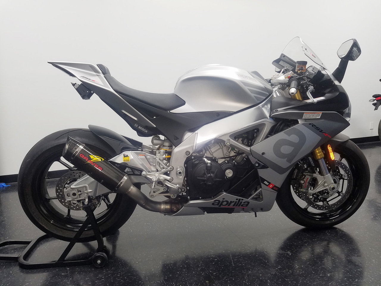 Aprilia RSV4 3/4 Slip On Exhaust Carbon Fiber - Image 4