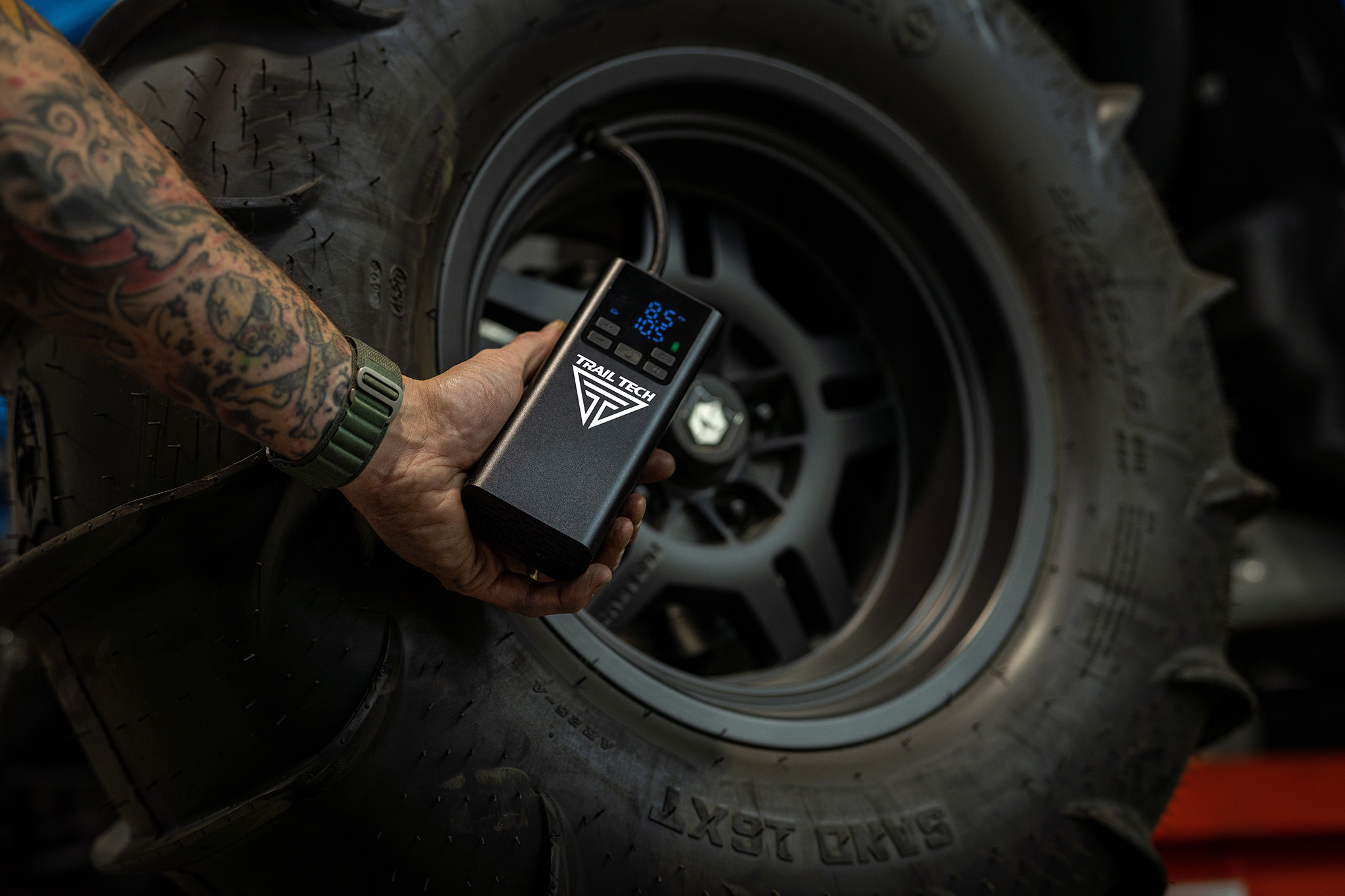 Mini Battery Powered Portable Air Compressor / Inflator - 5000mAh - Image 4