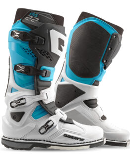 SG22 Limited Edition Boot White/Black/Light Blue Size 11