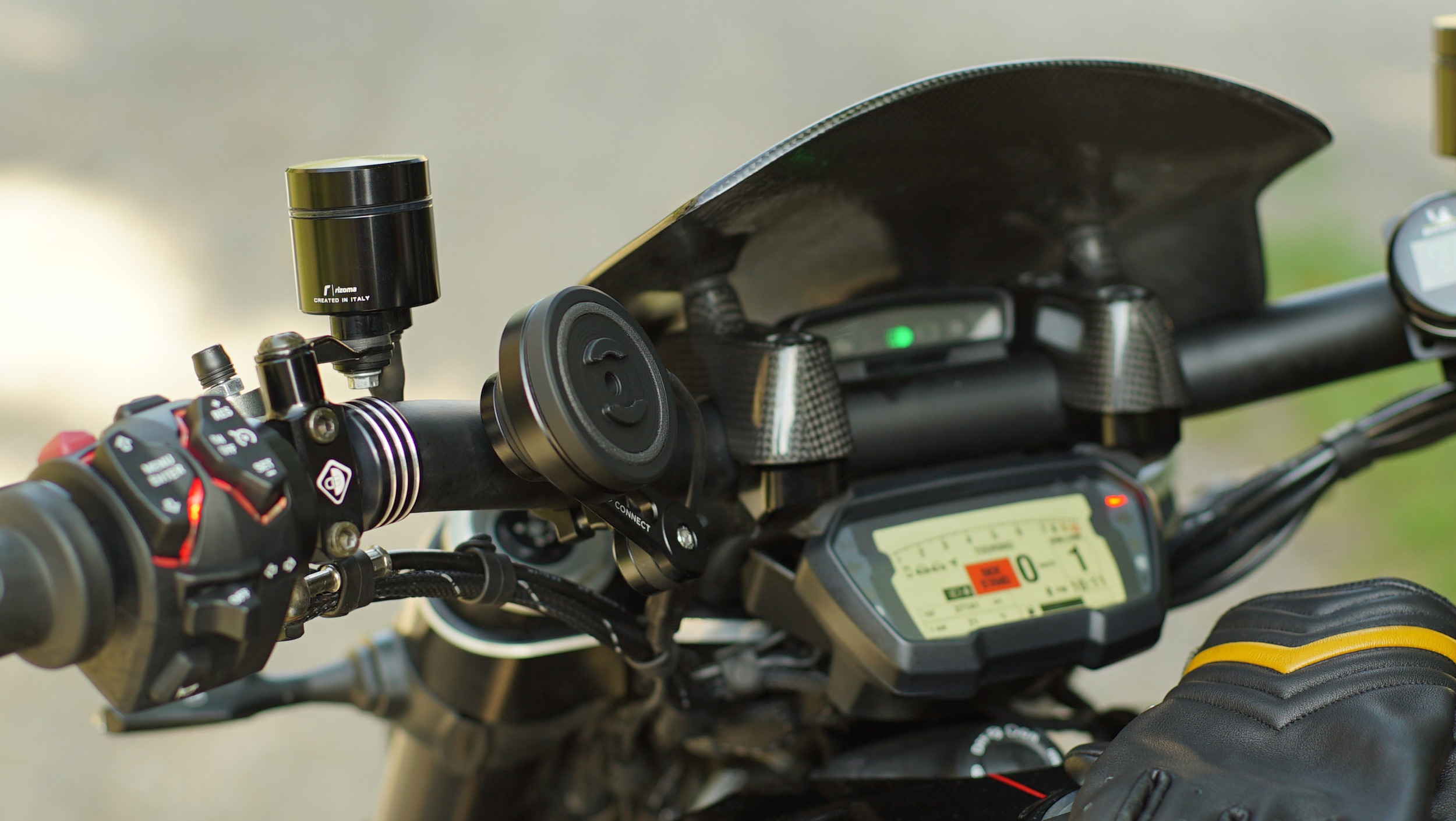 SP CONNECT SPC+ Charging Anti-Vibration Module Black Polished - Image 3